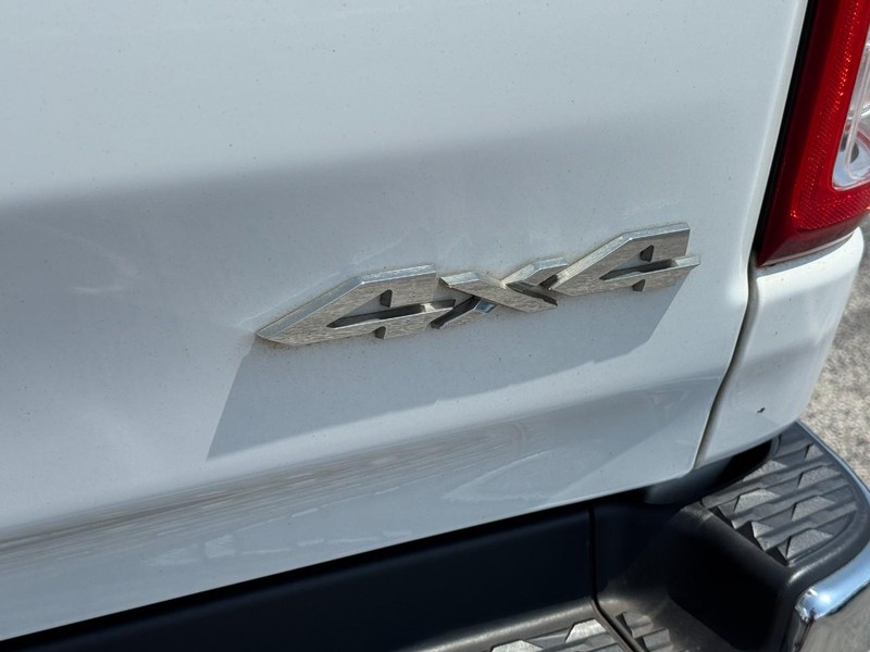 Ram 1500 Vehicle Image 14