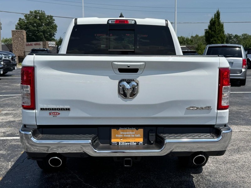 Ram 1500 Vehicle Image 17