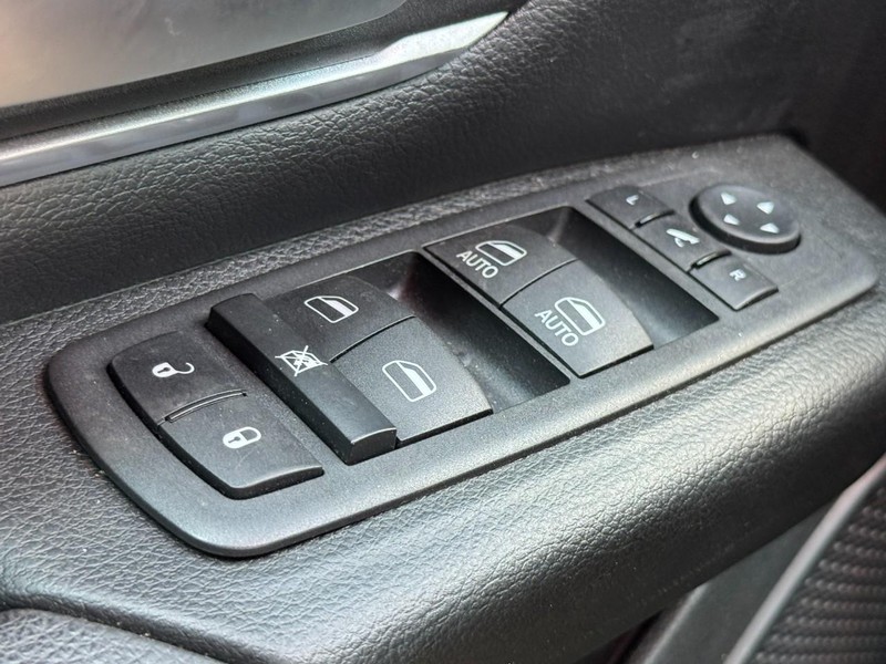 Ram 1500 Vehicle Image 36