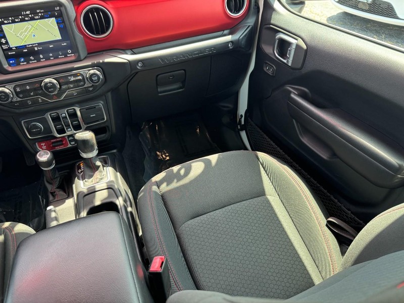 Jeep Wrangler Vehicle Image 21