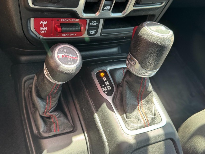 Jeep Wrangler Vehicle Image 25