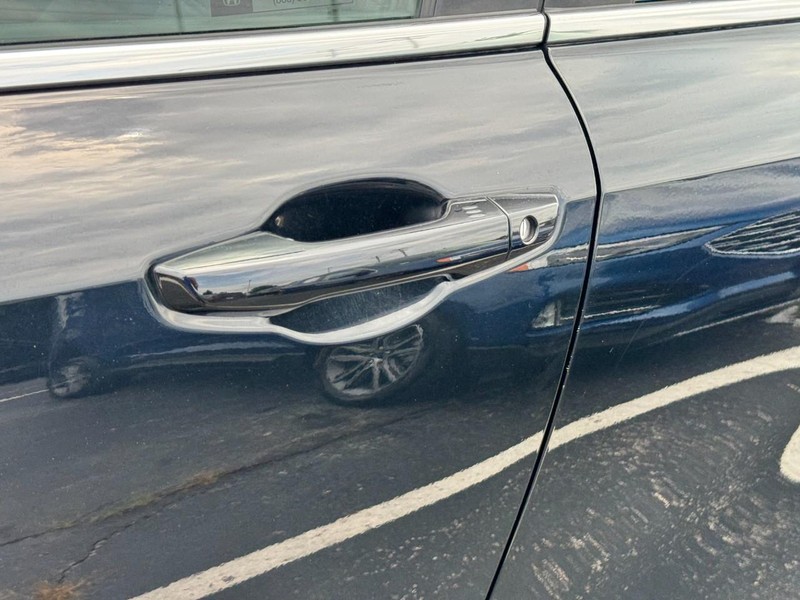 Honda CR-V Vehicle Image 11