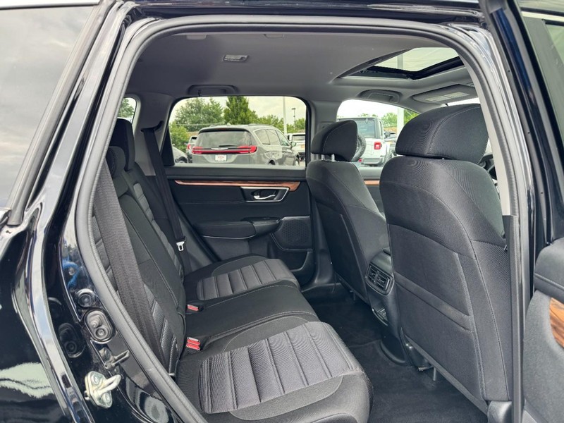 Honda CR-V Vehicle Image 16