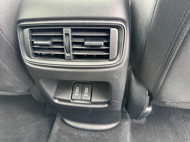 Honda CR-V Vehicle Image 18
