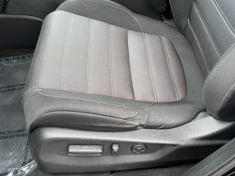 Honda CR-V Vehicle Image 33