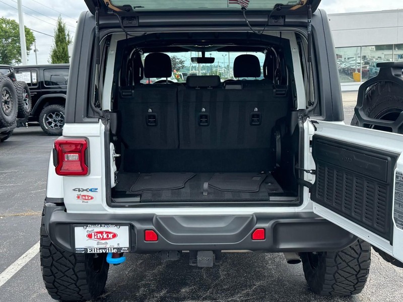 Jeep Wrangler 4xe Vehicle Image 15