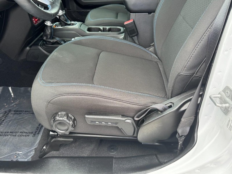 Jeep Wrangler 4xe Vehicle Image 38