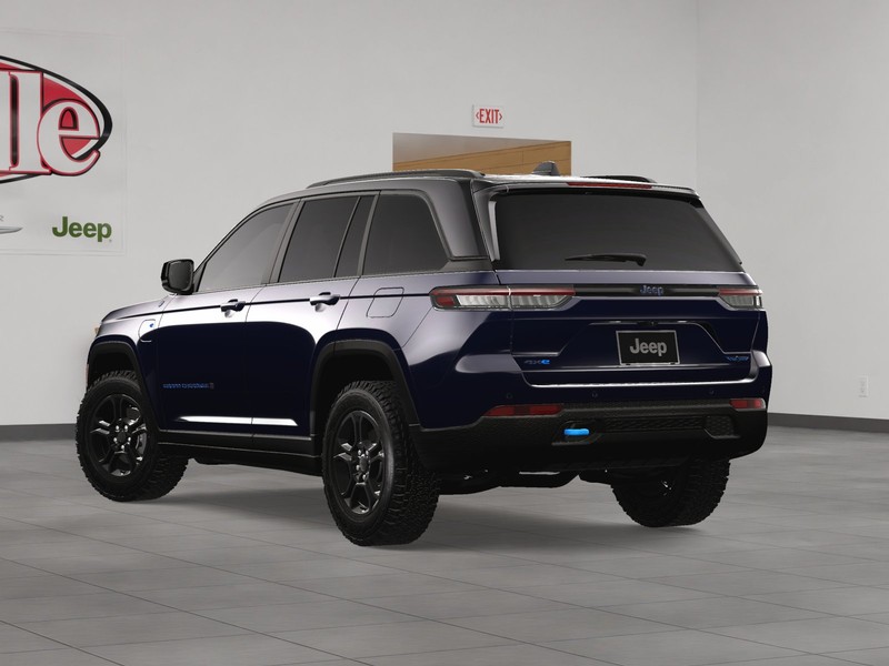 Jeep Grand Cherokee 4xe Vehicle Image 04
