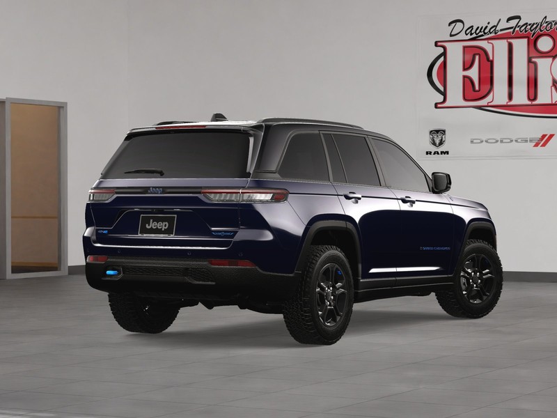 Jeep Grand Cherokee 4xe Vehicle Image 07