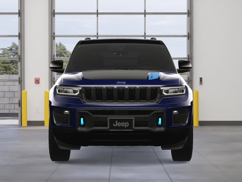 Jeep Grand Cherokee 4xe Vehicle Image 12