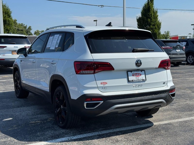Volkswagen Taos Vehicle Image 06