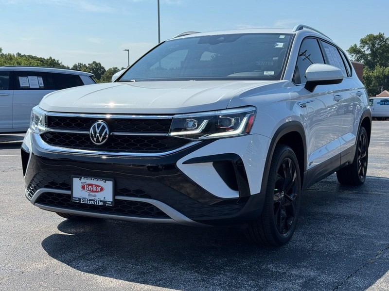 Volkswagen Taos Vehicle Image 08