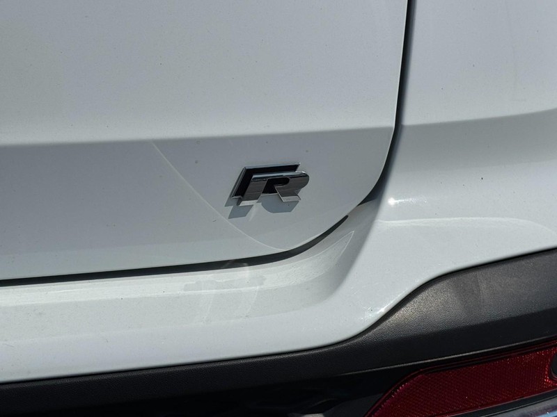 Volkswagen Taos Vehicle Image 15
