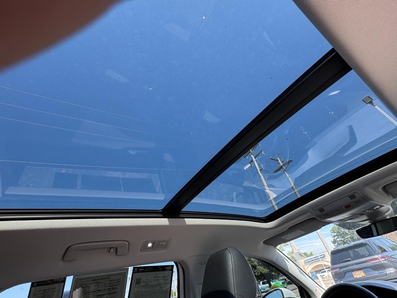 Volkswagen Taos Vehicle Image 19