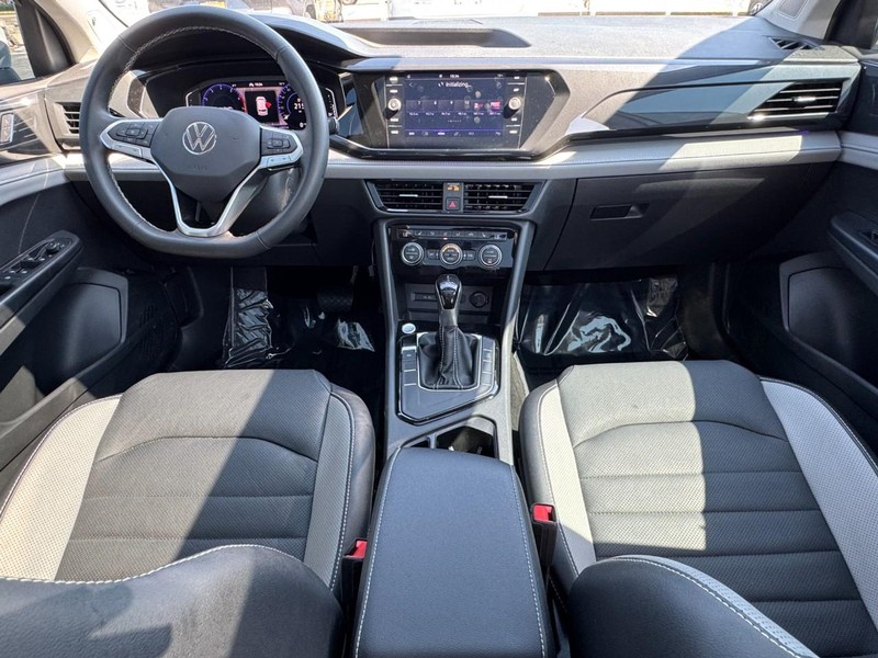 Volkswagen Taos Vehicle Image 20