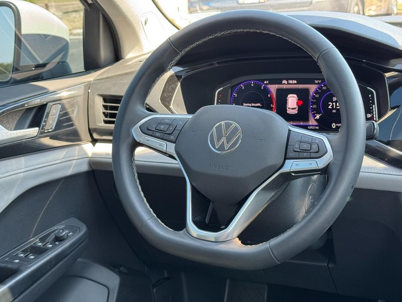 Volkswagen Taos Vehicle Image 21