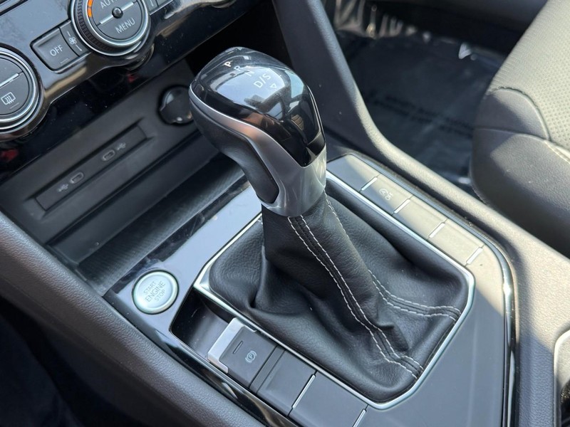 Volkswagen Taos Vehicle Image 29