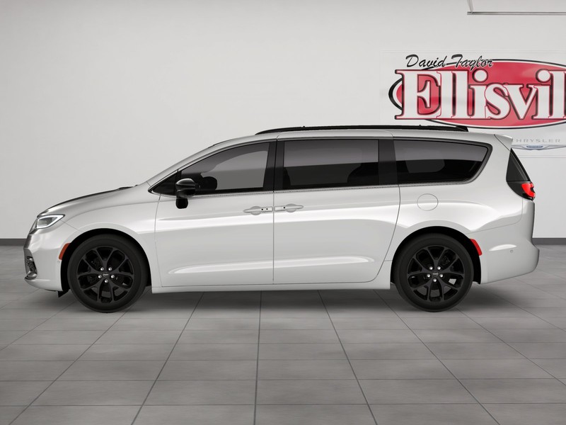 Chrysler Pacifica Vehicle Image 03
