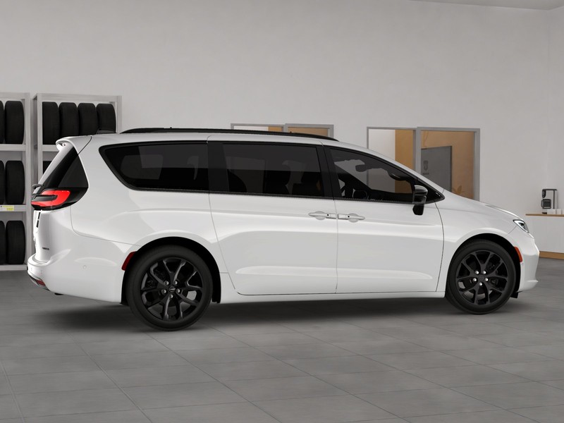 Chrysler Pacifica Vehicle Image 08