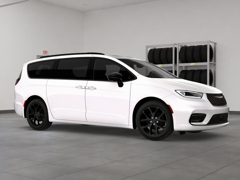 Chrysler Pacifica Vehicle Image 09