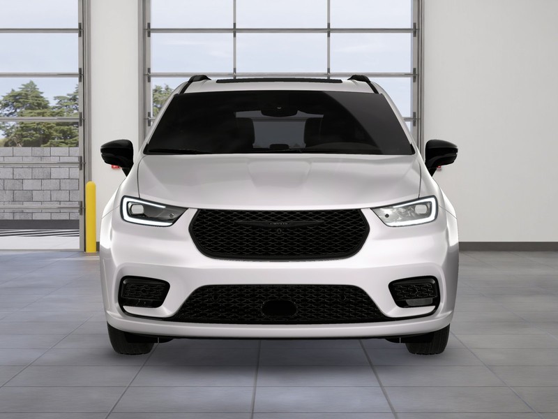 Chrysler Pacifica Vehicle Image 12