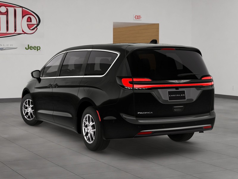 Chrysler Pacifica Vehicle Image 04