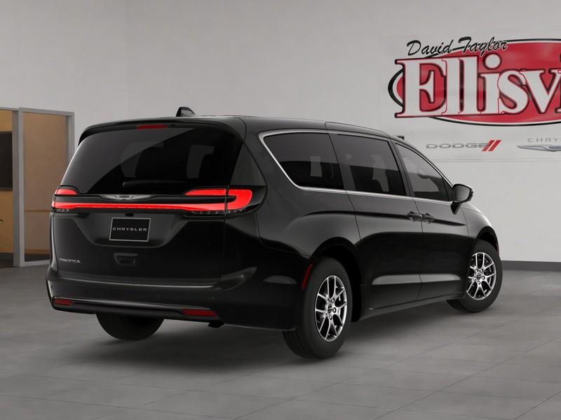 Chrysler Pacifica Vehicle Image 07