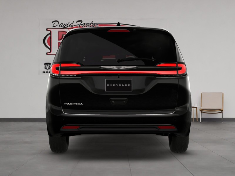 Chrysler Pacifica Vehicle Image 13