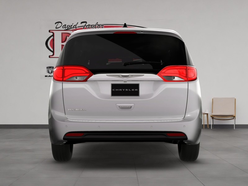 Chrysler Voyager Vehicle Image 13