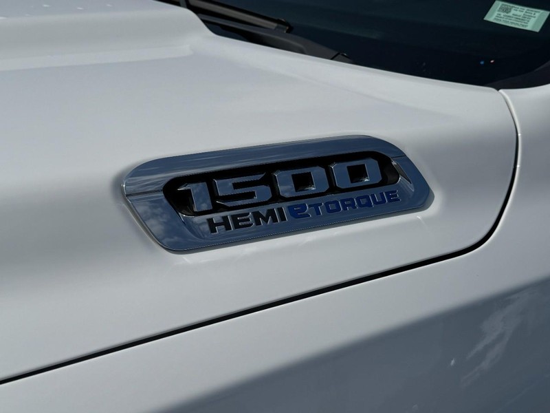 Ram 1500 Vehicle Image 12