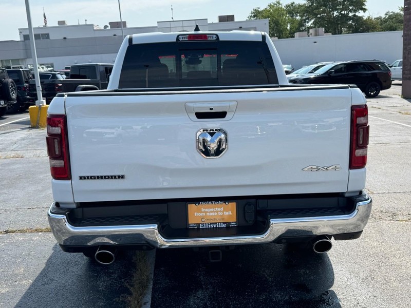 Ram 1500 Vehicle Image 18