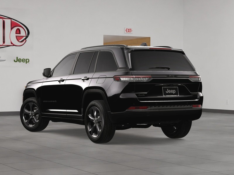 Jeep Grand Cherokee Vehicle Image 04