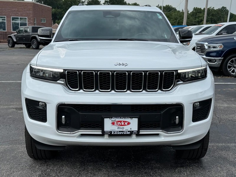 Jeep Grand Cherokee L Vehicle Image 10