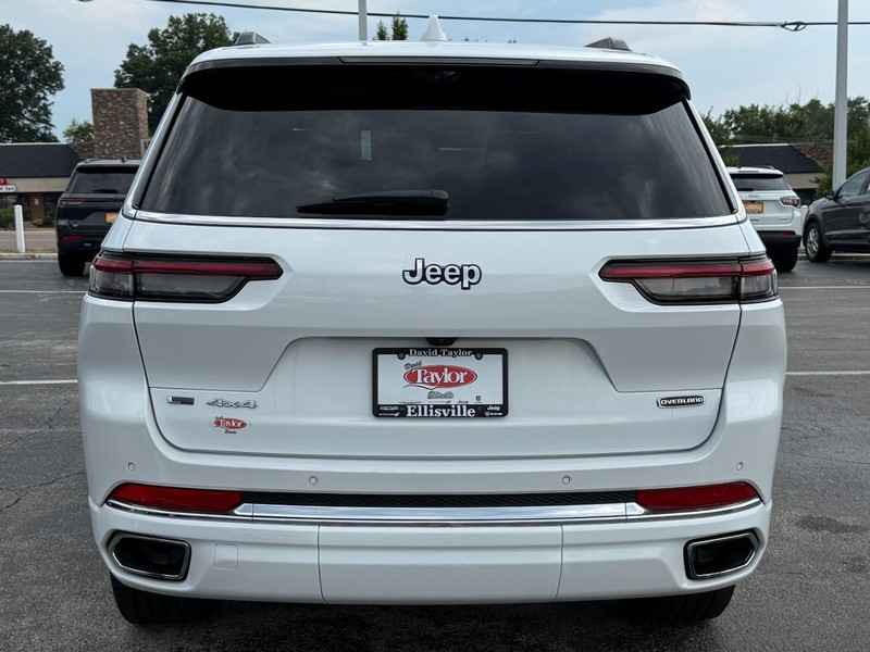 Jeep Grand Cherokee L Vehicle Image 17