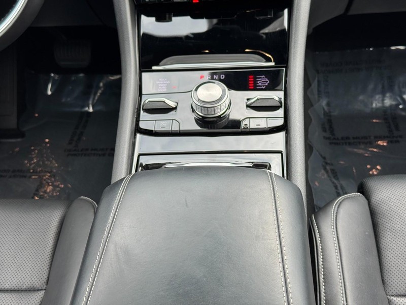 Jeep Grand Cherokee L Vehicle Image 24