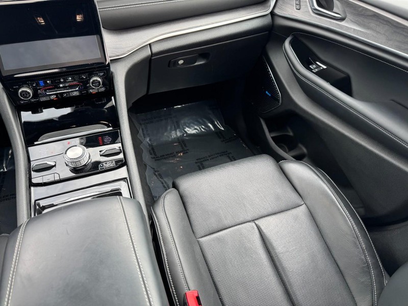 Jeep Grand Cherokee L Vehicle Image 25