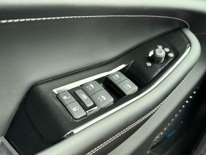 Jeep Grand Cherokee L Vehicle Image 34