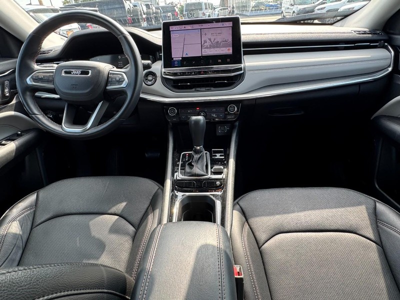 Jeep Compass Vehicle Image 19