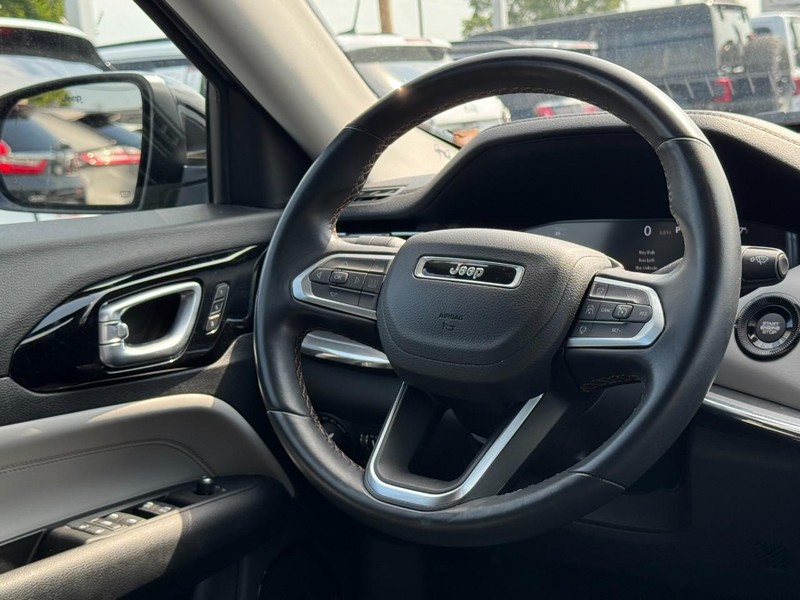 Jeep Compass Vehicle Image 20