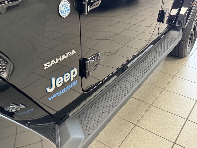 Jeep Wrangler 4xe Vehicle Image 14