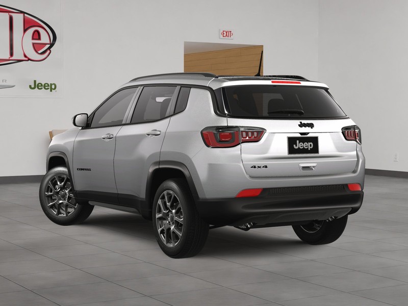 Jeep Compass Vehicle Image 04