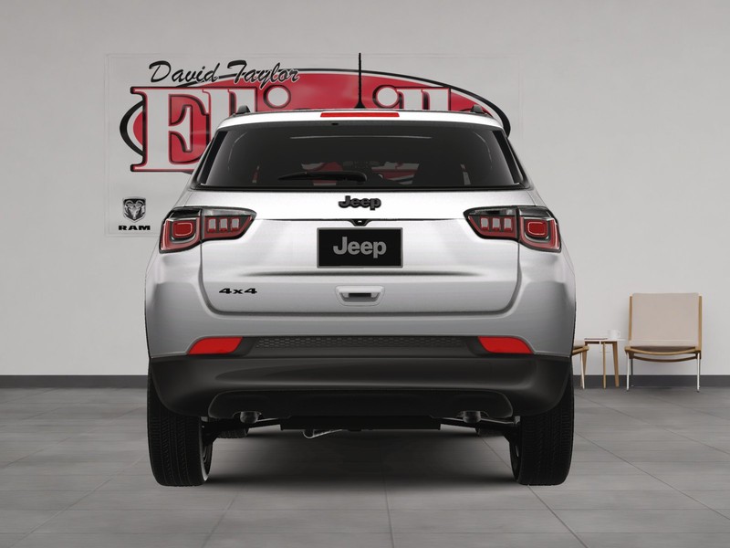 Jeep Compass Vehicle Image 13