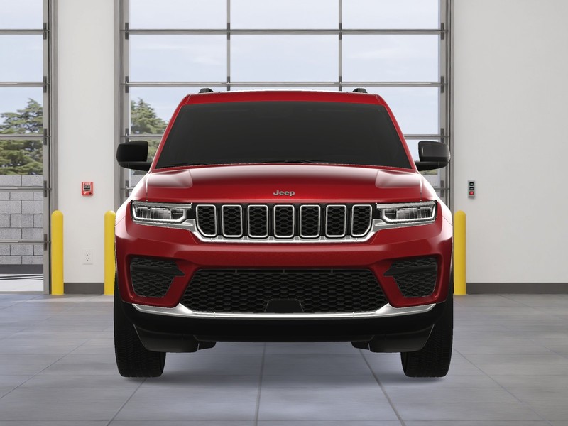 Jeep Grand Cherokee Vehicle Image 12