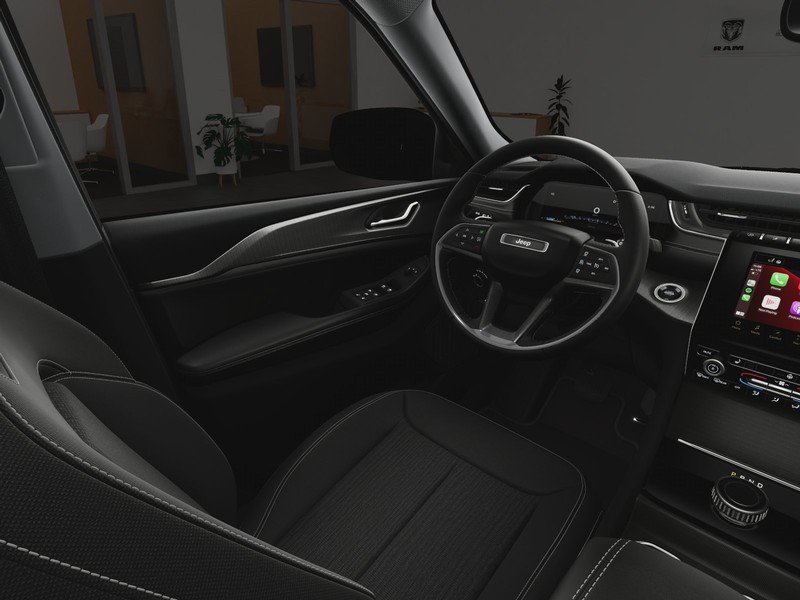 Jeep Grand Cherokee Vehicle Image 23