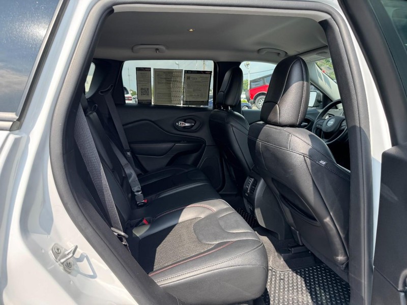 Jeep Cherokee Vehicle Image 20