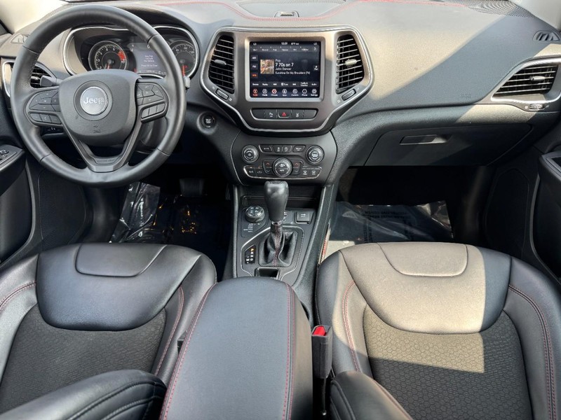Jeep Cherokee Vehicle Image 22