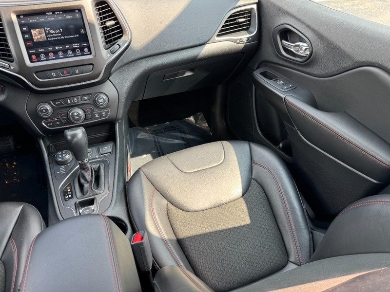 Jeep Cherokee Vehicle Image 26