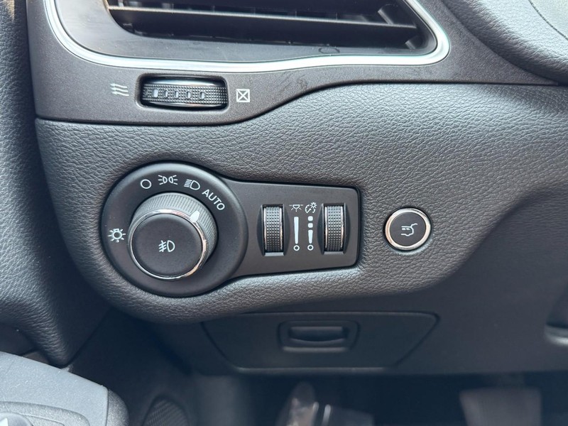 Jeep Cherokee Vehicle Image 27