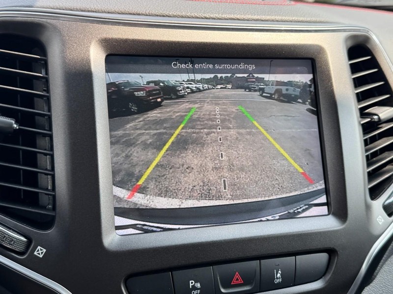 Jeep Cherokee Vehicle Image 34