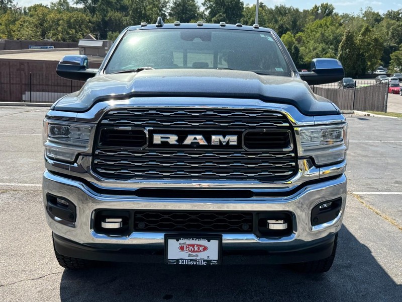 Ram 3500 Vehicle Image 11